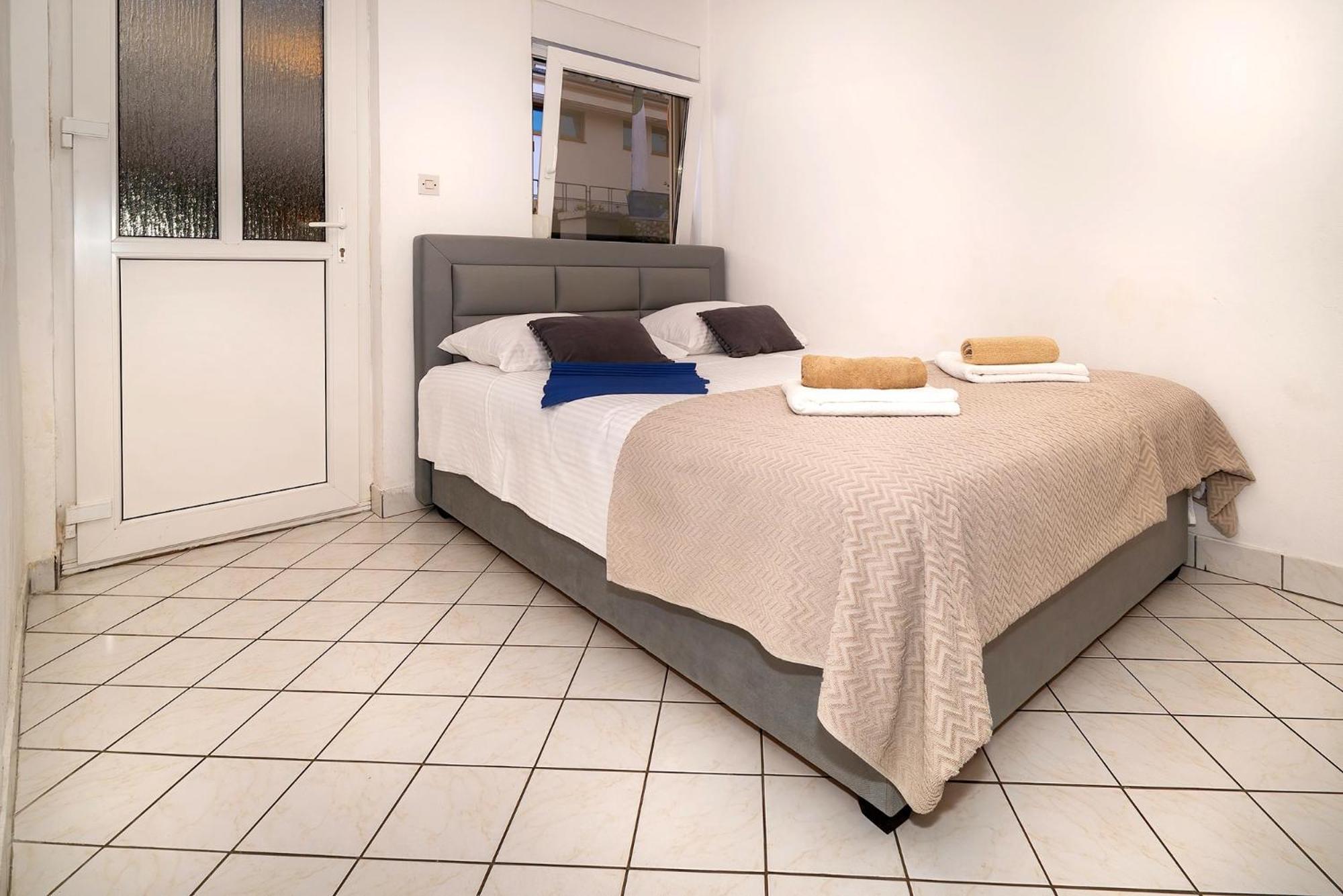 Apartments Nada & Ivan With Terrace Baska  Ngoại thất bức ảnh